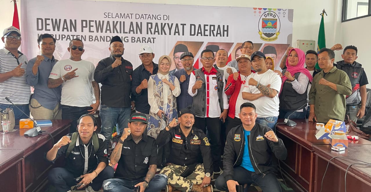 0d27ecc4-0a64-4ad2-b8c5-a6cf75ba1cb2