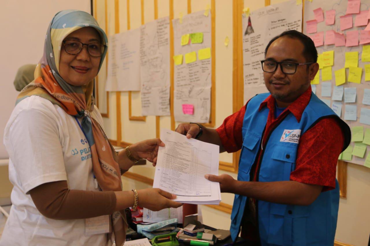 ee1e9a14-71f2-4dfc-a0aa-69d492f98631