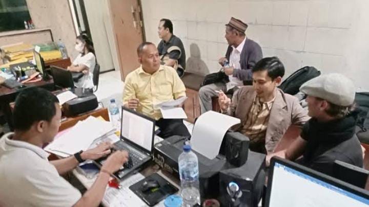 f13e241e-0f37-423a-abdc-fb60b48ed078