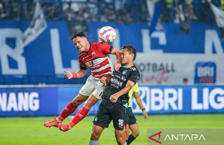 Persib-Bandung-Melawan-Madura-United-220225-rai-3.jpg-e1742024849631
