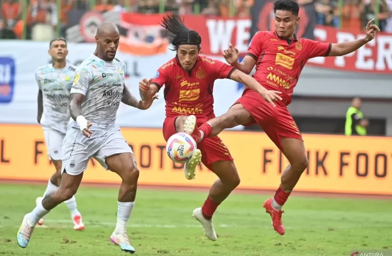 Persija-Persib-160225-Ak-18.jpg-e1742021450747