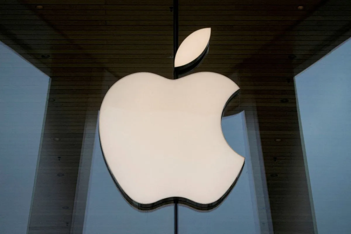 2022-11-04T220718Z_2_LYNXMPEIA30VN_RTROPTP_4_APPLE-ENVIRONMENT-SUPPLIERS.jpg