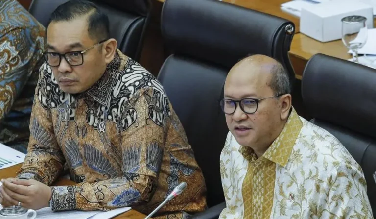 raker-komisi-xii-dpr-dengan-menteri-investasi-dan-hilirisasi-2771371_1.jpg