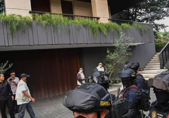KPK-Geledah-Rumah-Silmy-Karim-050626-IES-2.jpg