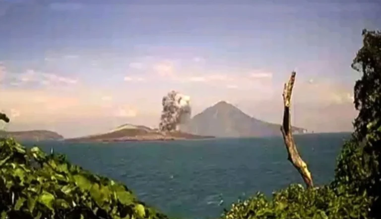 krakatau.jpg
